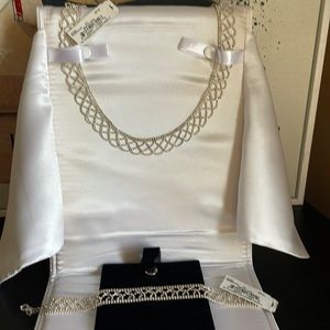 Anne Klein matching necklace and bracelet.